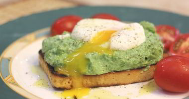 Рецепт Брускетты с фасолью и яйцом пашот