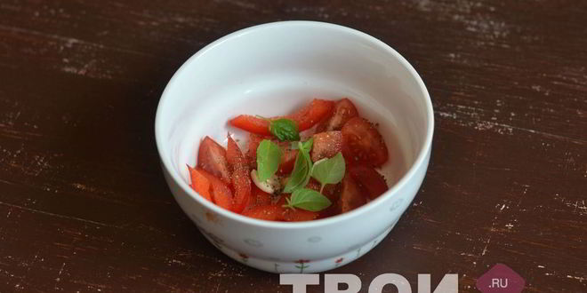 Рецепт брускетты с фетой, базиликом и овощами