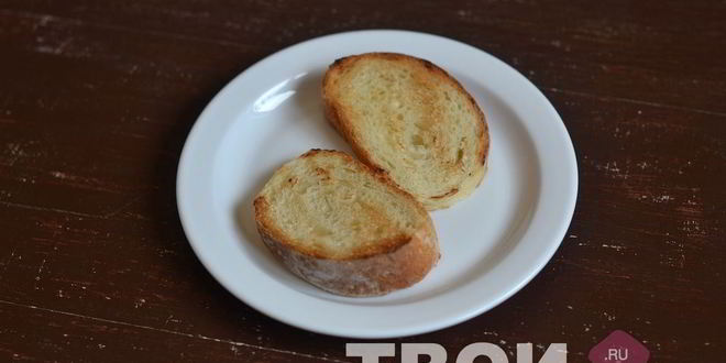 Рецепт брускетты с фетой, базиликом и овощами