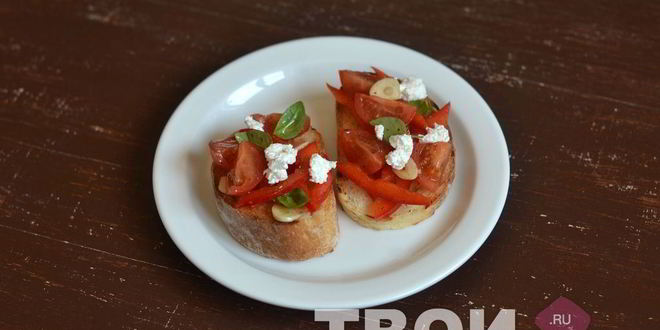 Рецепт брускетты с фетой, базиликом и овощами