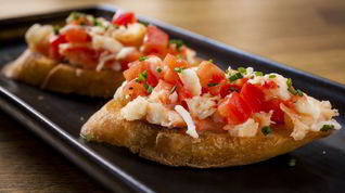 Рецепт Брускетты с камчатским крабом