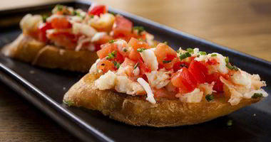 Рецепт Брускетты с камчатским крабом