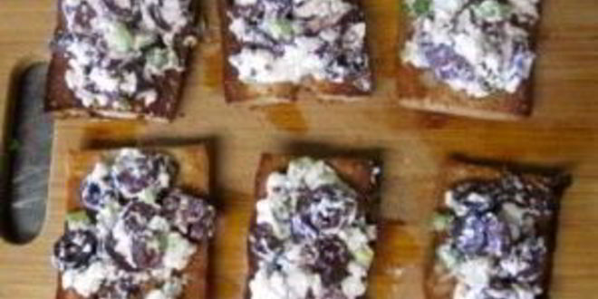 Рецепт брускетты с маслинами и фетой