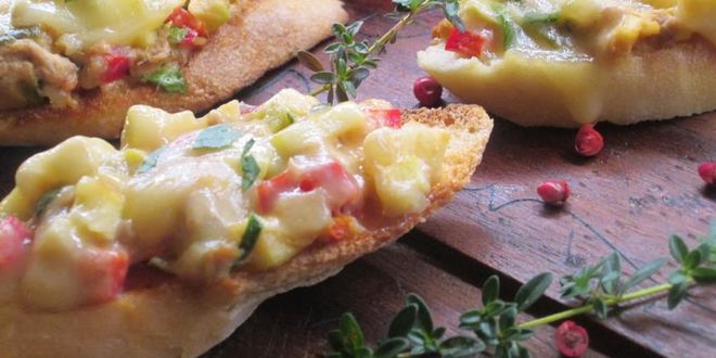 Рецепт брускетты с овощами и тунцом
