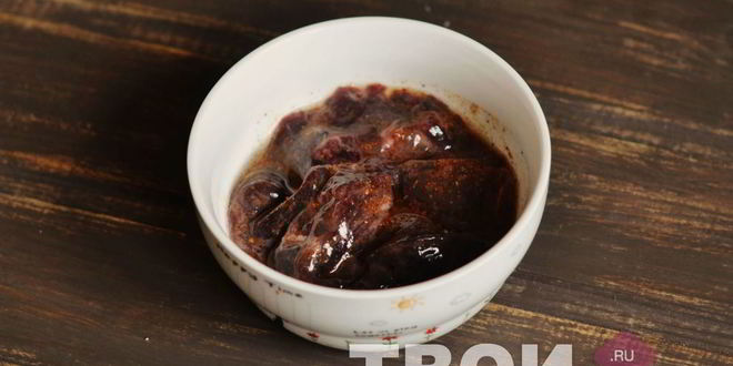 Рецепт брускетты с печенью и бальзамическим луком