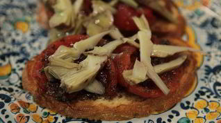 Рецепт Брускетты с помидорами-гриль и артишоками