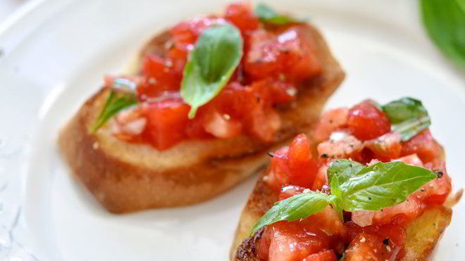 Рецепт брускетты с помидорами и базиликом