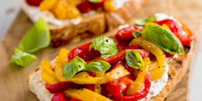 Рецепт Брускетты с помидорами и сладким перцем