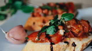 Рецепт Брускетты с помидорами