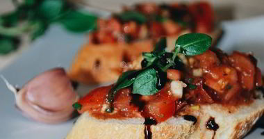 Рецепт Брускетты с помидорами