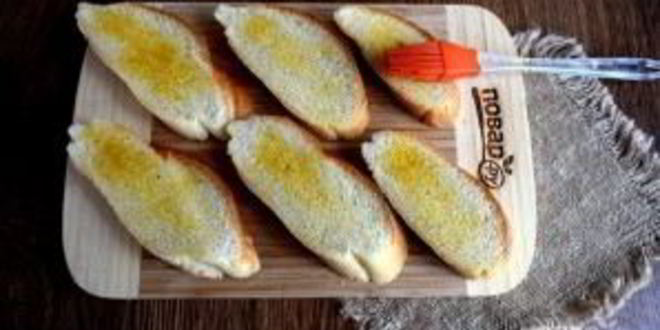 Рецепт брускетты с сардинами и сливочным сыром