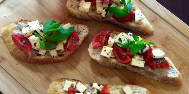 Рецепт брускетты с сулугуни
