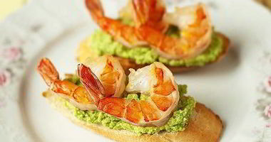 Рецепт Брускетты с зеленым горошком и креветками