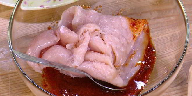 Рецепт бутербродов с курицей, моцареллой и красным песто