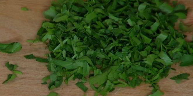 Рецепт бутербродов с курицей, моцареллой и красным песто