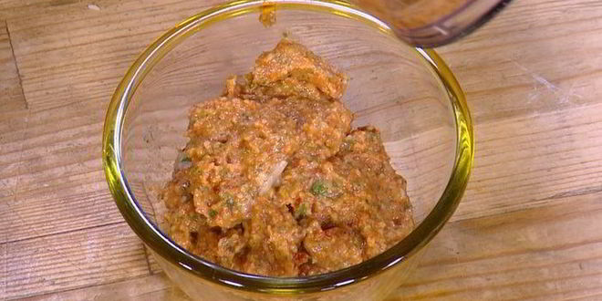 Рецепт бутербродов с курицей, моцареллой и красным песто