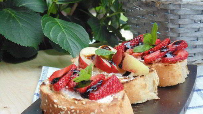 Рецепт летних брускетт