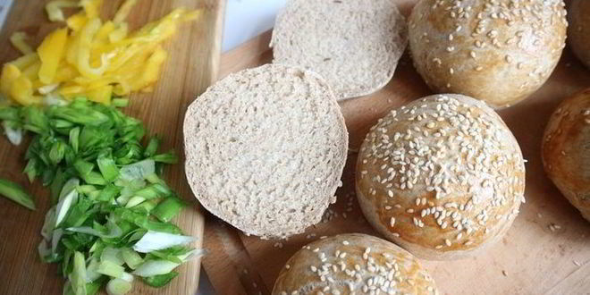 Рецепт бургера с креветками и голубым сыром