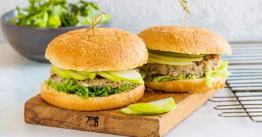 Рецепт Бургеров с бараниной, огурцом и фетой