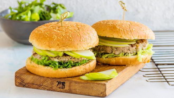 Рецепт бургеров с бараниной, огурцом и фетой