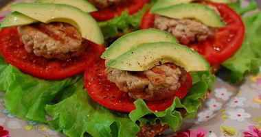 Рецепт Бургеров с котлетками из тунца и авокадо