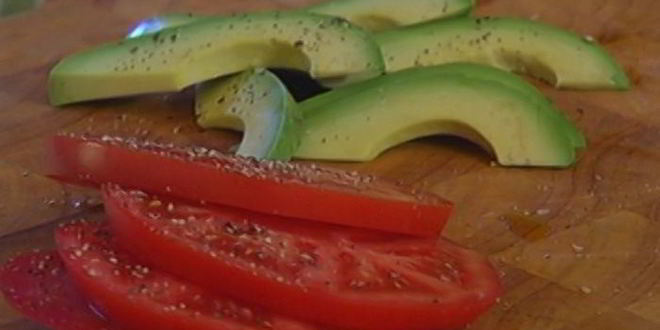 Рецепт бургеров с котлетками из тунца и авокадо