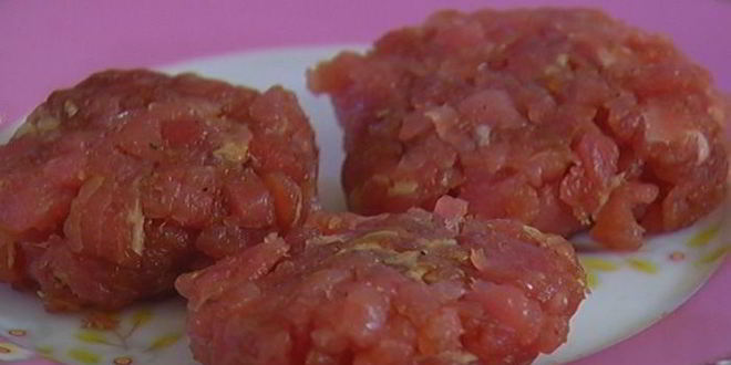 Рецепт бургеров с котлетками из тунца и авокадо