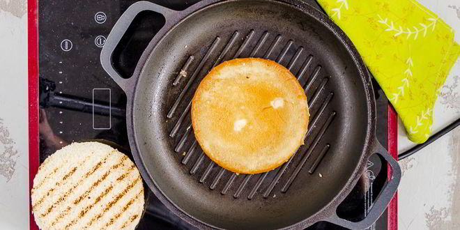 Рецепт классического бургера с луком фри