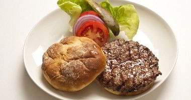 Рецепт Подкопченых гамбургеров с сыром и беконом на гриле