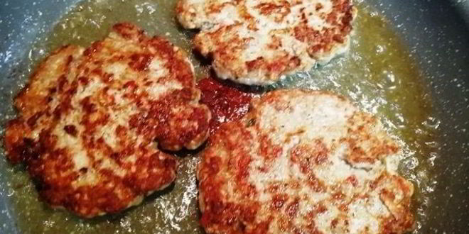 Рецепт розового бургера с нежнейшей котлетой