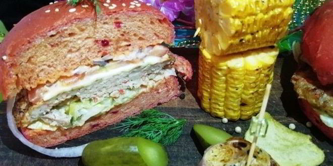 Рецепт розового бургера с нежнейшей котлетой