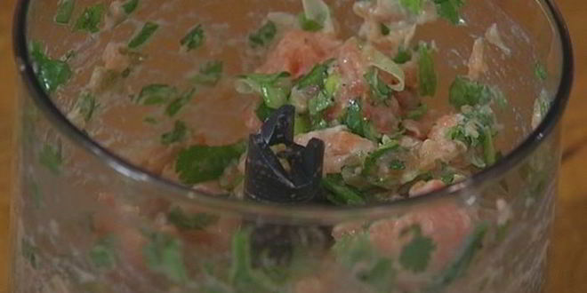 Рецепт рыбного гамбургера с манго-майонезом