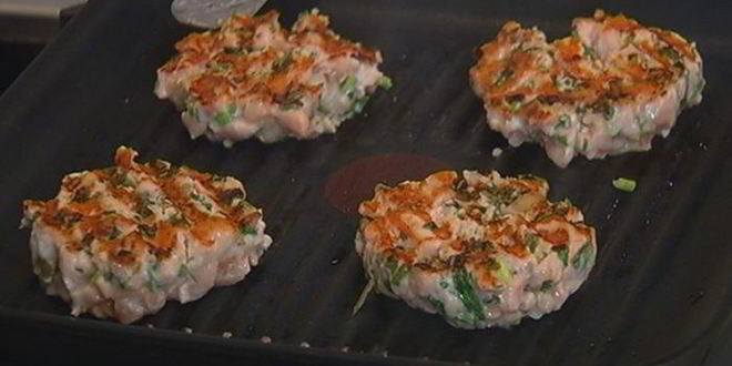 Рецепт рыбного гамбургера с манго-майонезом