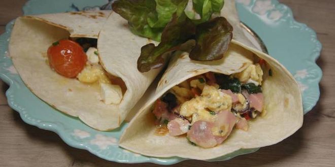 Рецепт Буррито с индейкой, беконом и шпинатом