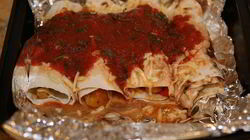 Рецепт Буррито с индейкой, помидорами и сыром