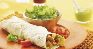 Рецепт Мексиканской буррито с овощами, грибами и курицей