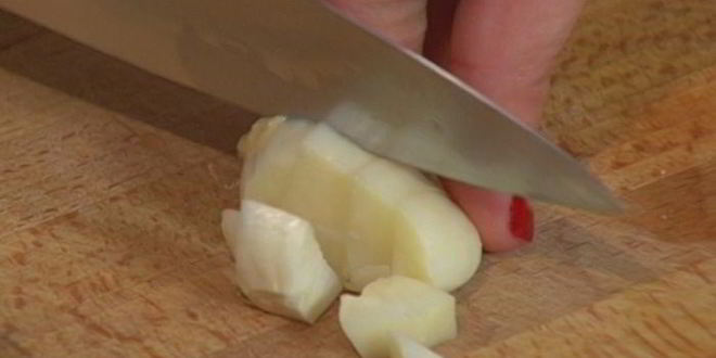 Рецепт бутерброда с тунцом, запеченным перцем и хумусом