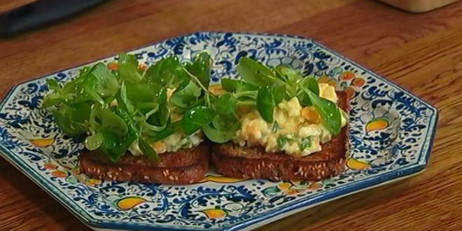 Рецепт бутерброда с яйцом и домашним майонезом