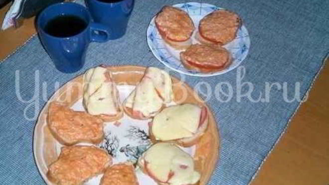 Рецепт бутербродов с колбасой, сыром и помидорами