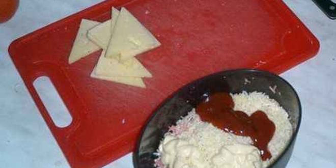 Рецепт бутербродов с колбасой, сыром и помидорами