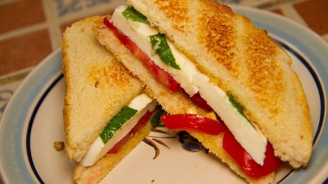 Рецепт бутербродов с моцареллой