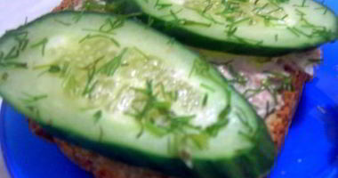 Рецепт Бутербродов с паштетом и огурцом