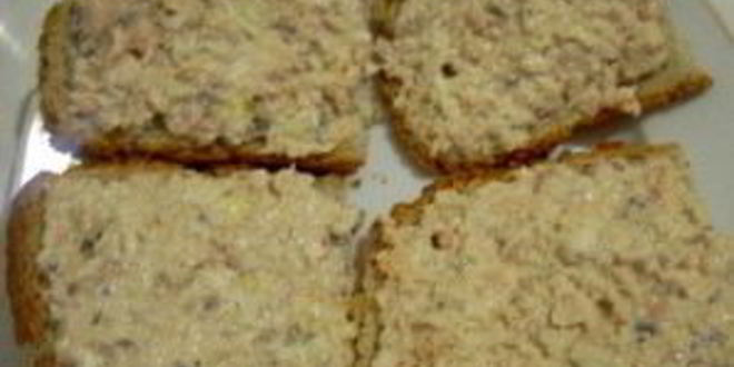 Рецепт бутербродов с паштетом и огурцом