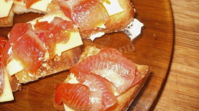 Рецепт бутербродов с семгой — кростини