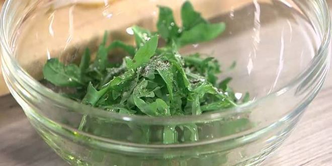 Рецепт бутербродов с ветчиной, помидорами-гриль и руколой