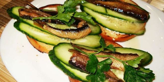 Рецепт Бутербродов со шпротами и огурцом