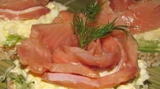 Рецепт Бутербродов со свежим огурцом и горбушей