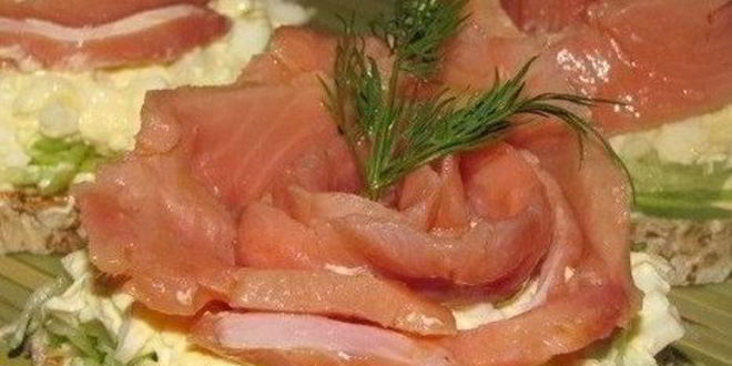 Рецепт Бутербродов со свежим огурцом и горбушей