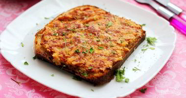 Рецепт Горячих бутербродов с колбасой и сыром