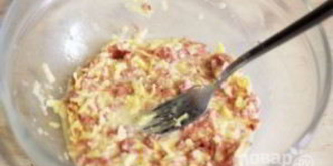 Рецепт горячих бутербродов с колбасой и сыром